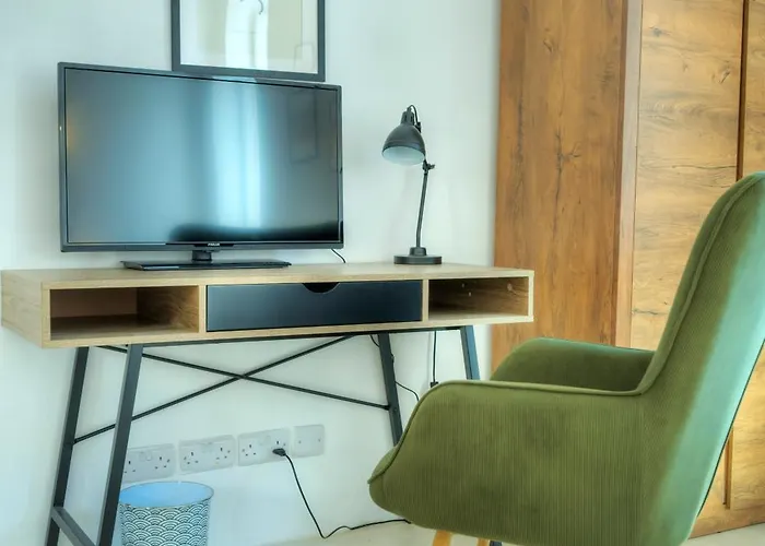 Daire Cozy 1bedroom, Roof Terrace Near Valletta Dazz1-2 *